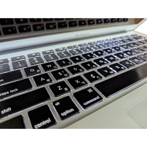 Ноутбук Apple MacBook Air A1466 13,3" Б/В Refurb. i5-5250U 8/256GB SSD U3900 фото